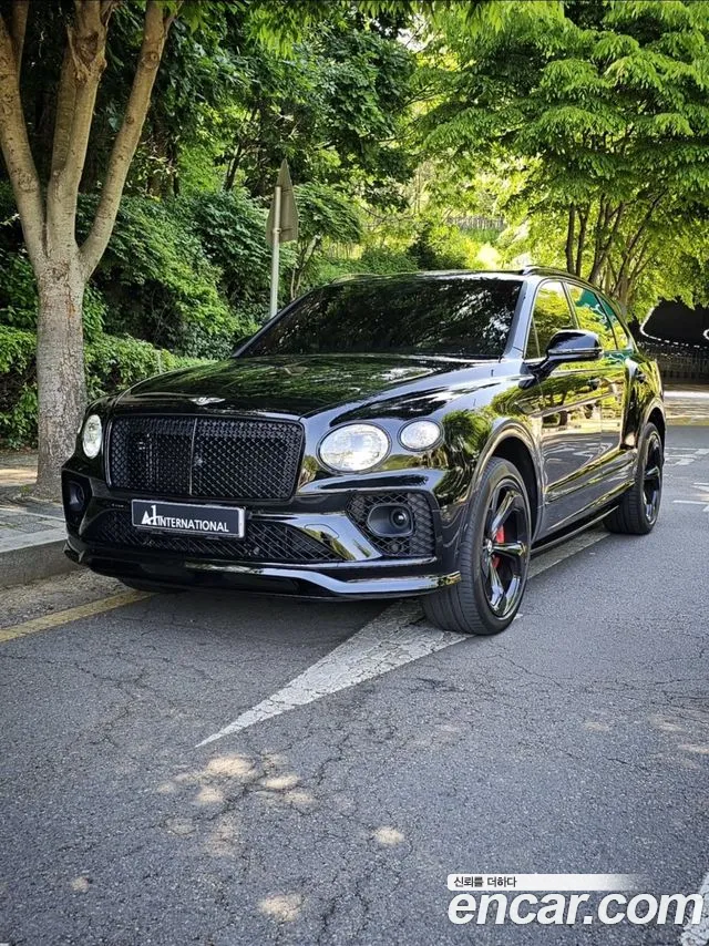 Bentley Bentayga 2022 thumb 6