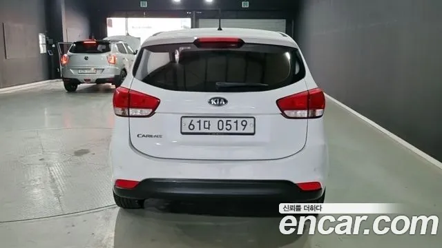 Kia Carens 2015 thumb 9