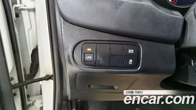 Kia Carens 2015 thumb 2