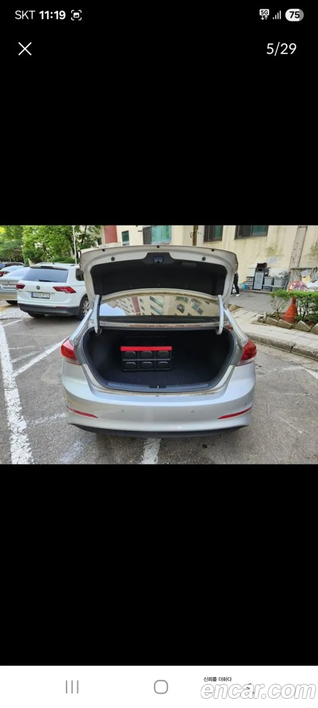 Hyundai Avante 2017 thumb 4