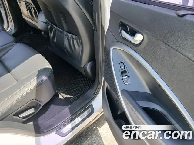 Hyundai Санта Фе 2015 thumb 8