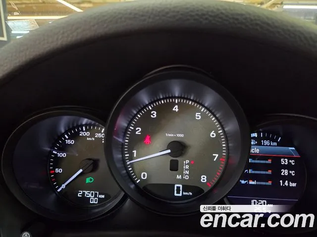 Porsche Macan 2022 thumb 12