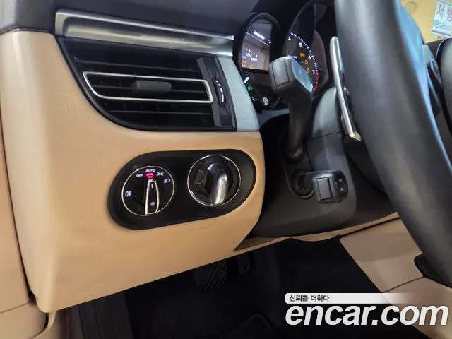 Porsche Macan 2022 thumb 8