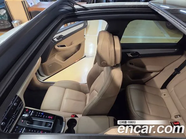 Porsche Macan 2022 thumb 3