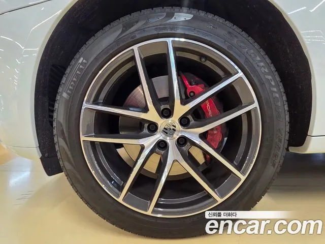 Porsche Macan 2022 thumb 9