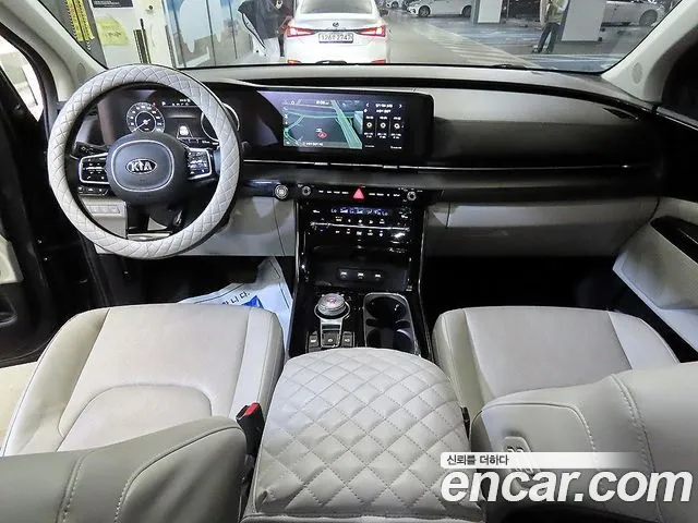 Kia Carnival 2021 thumb 3