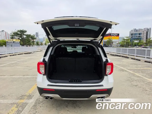 Ford Explorer 2021 thumb 8