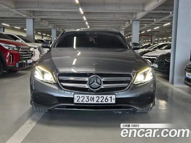 Mercedes-Benz E-Class 2018 thumb 3