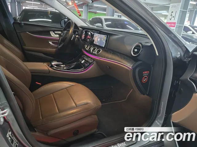 Mercedes-Benz E-Class 2018 thumb 7