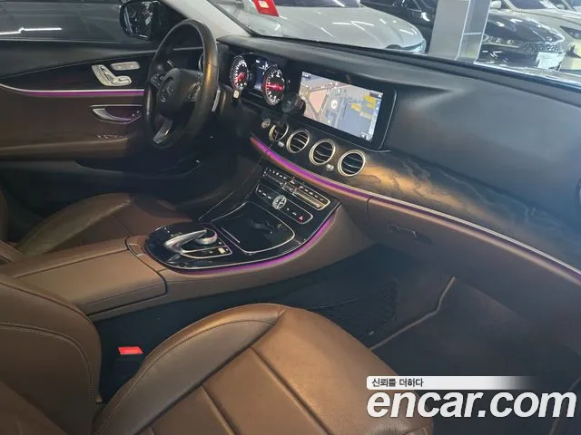 Mercedes-Benz E-Class 2018 thumb 10