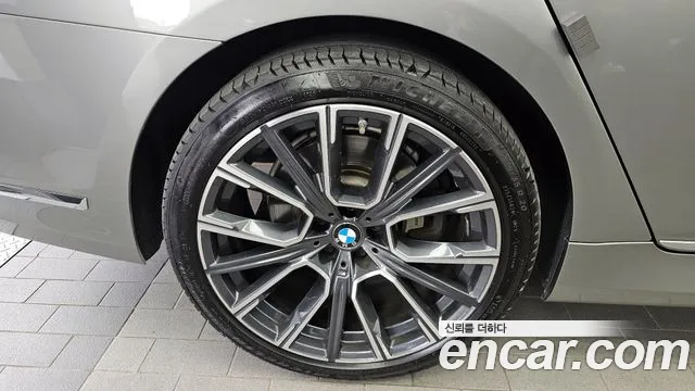 BMW 7 серии 2020 thumb 11