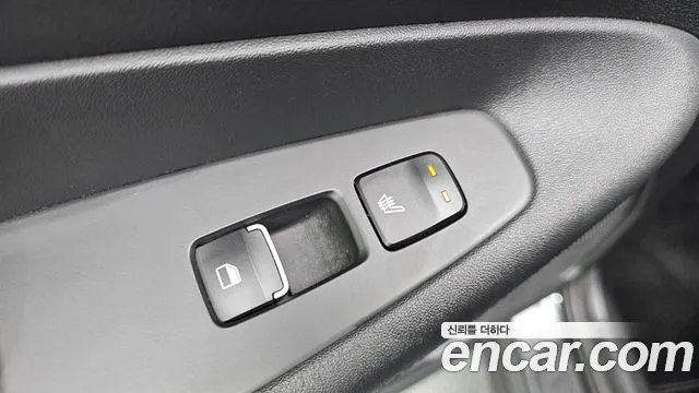 Hyundai Santa Fe 2018 thumb 11