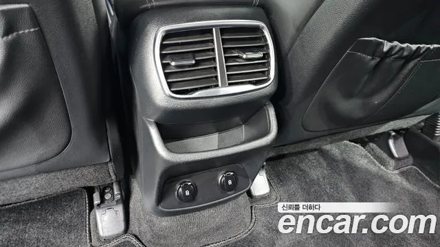 Hyundai Santa Fe 2018 thumb 2