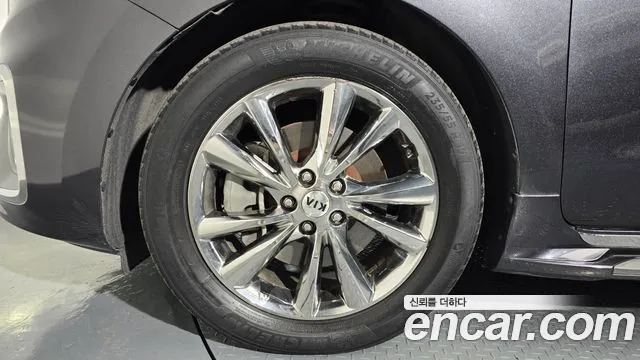 Kia Carnival 2018 thumb 8