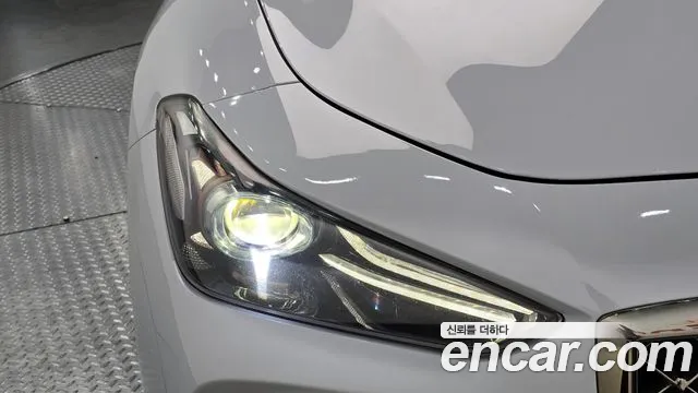 Genesis G70 2018 thumb 2