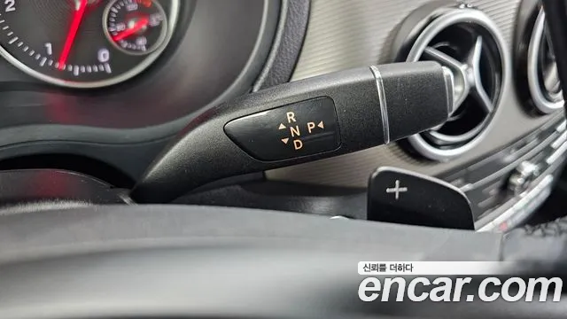 Mercedes-Benz B-Class 2016 thumb 4