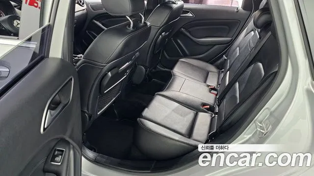 Mercedes-Benz B-Class 2016 thumb 6