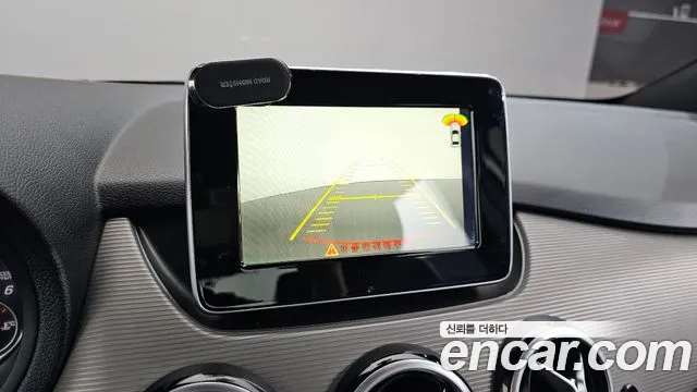 Mercedes-Benz B-Class 2016 thumb 9