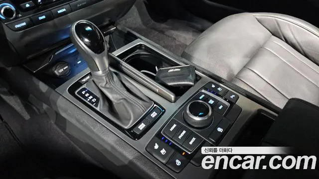 Hyundai Genesis 2016 thumb 2