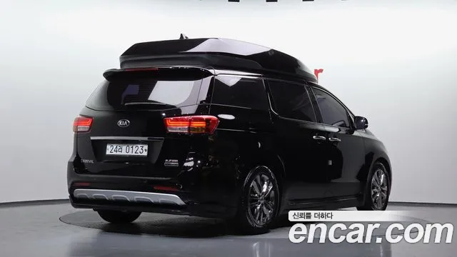 Kia Carnival 2016 thumb 3
