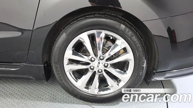 Kia Carnival 2016 thumb 8