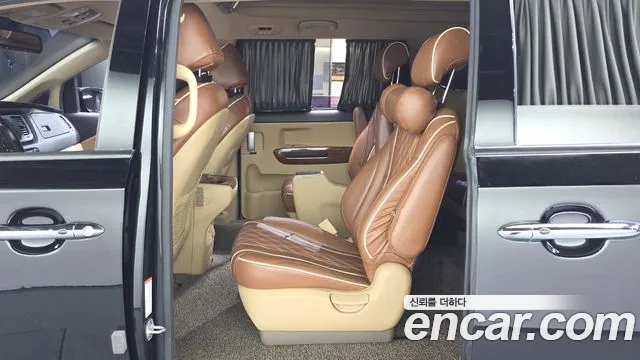 Kia Carnival 2016 thumb 4