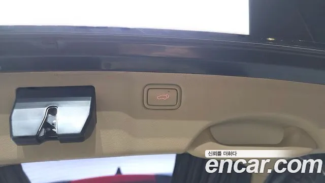 Kia Carnival 2016 thumb 12