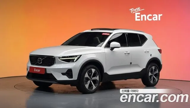 Volvo XC40 2022 thumb 4