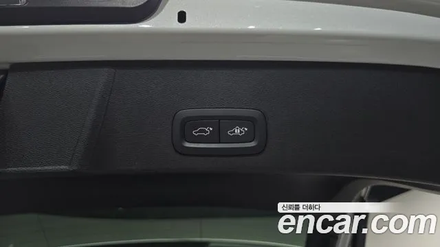 Volvo XC40 2022 thumb 2