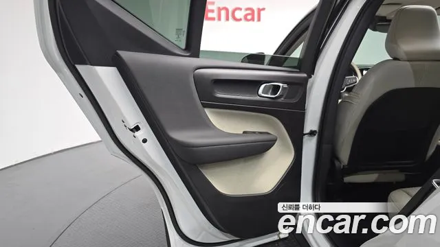 Volvo XC40 2022 thumb 12