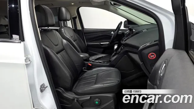 Ford Kuga 2016 thumb 3