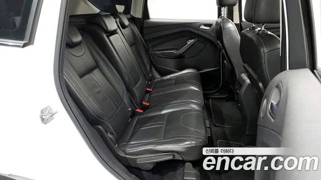 Ford Kuga 2016 thumb 12