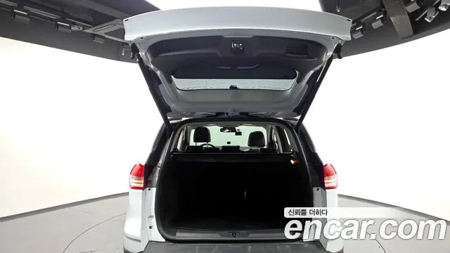 Ford Kuga 2016 thumb 8