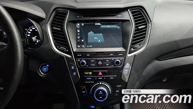 Hyundai Santafe 2017 thumb 10