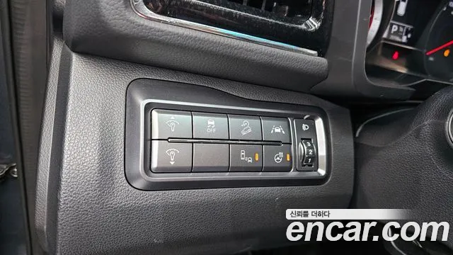 KGM Tivoli 2019 thumb 12