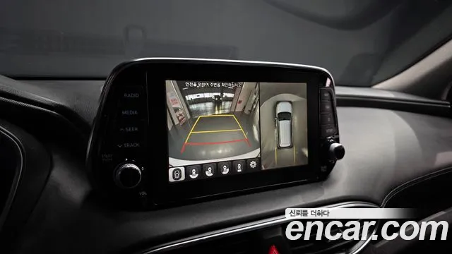 Hyundai Santa Fe 2018 thumb 2