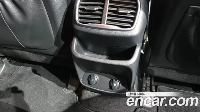 Hyundai Santa Fe 2018 thumb 6