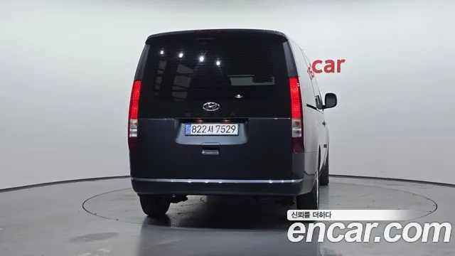 Hyundai Staria 2022 thumb 3