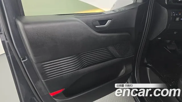 Hyundai Staria 2022 thumb 5