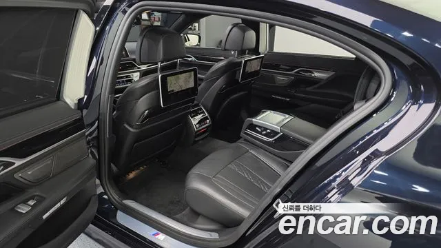 BMW 7 серии 2018 thumb 3
