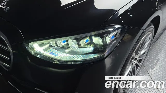 Mercedes-Benz S-Class 2022 thumb 4
