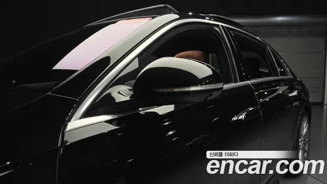 Mercedes-Benz S-Class 2022 thumb 7