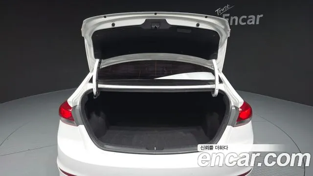 Hyundai Avante 2016 thumb 6