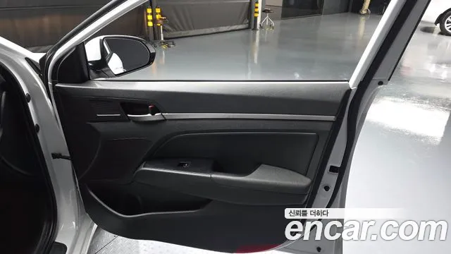 Hyundai Avante 2016 thumb 8