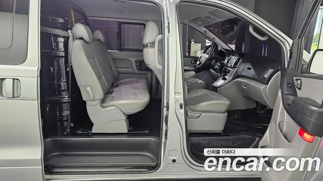 Hyundai Staria 2016 thumb 7