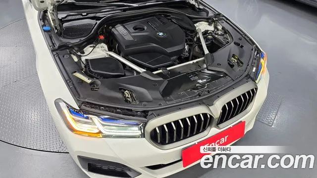 BMW 5 серии 2018 thumb 11