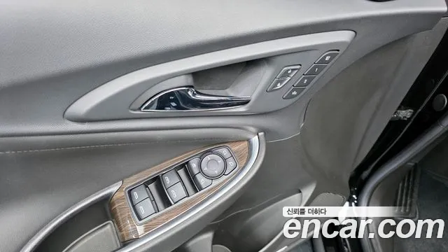 Chevrolet Malibu 2020 thumb 4