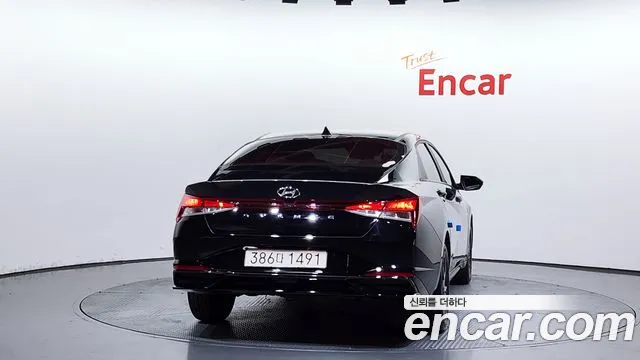 Hyundai Elantra 2022 thumb 5