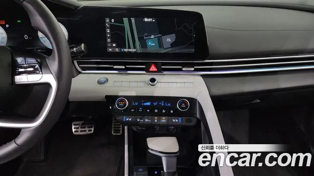 Hyundai Elantra 2022 thumb 3