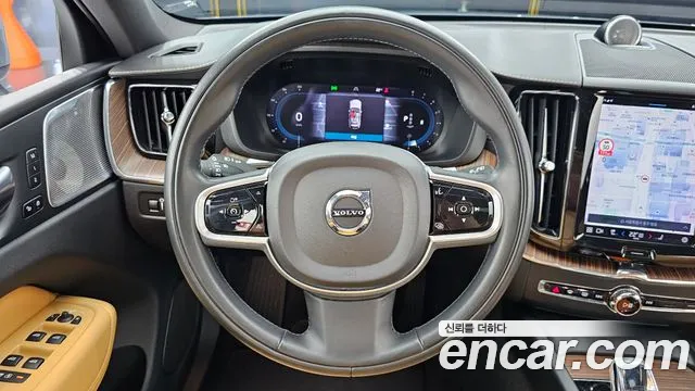 Volvo XC60 2021 thumb 5